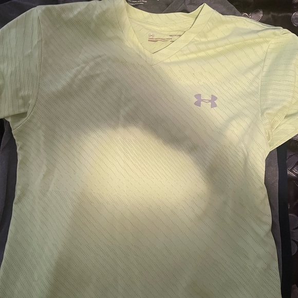 under armour shirts - Picture 1 of 3